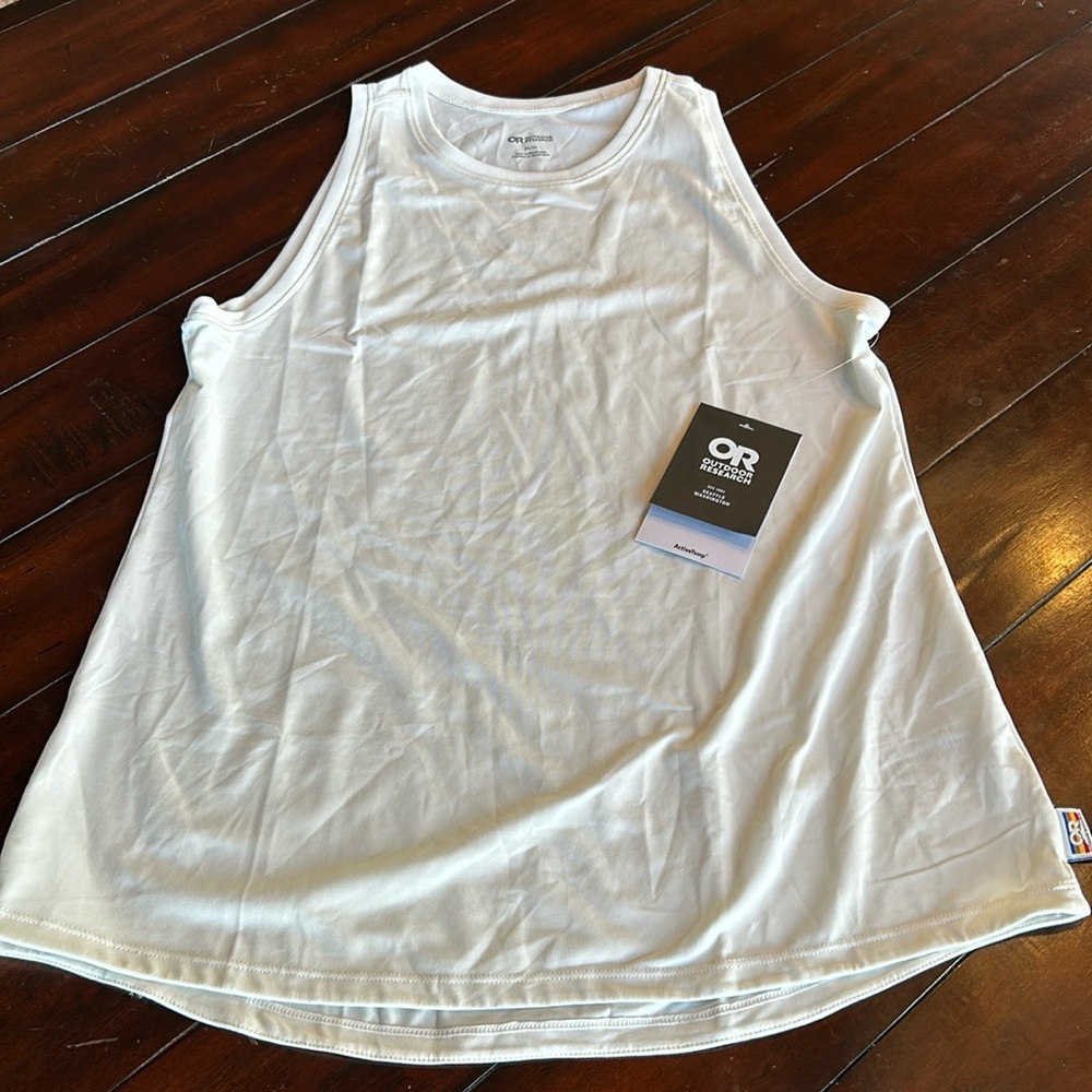 NWT Outdoor Research Essential Tank